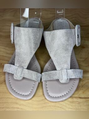 Donald Pliner Ofelia Beige Leather Sandals